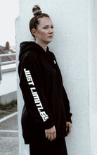 Lade das Bild in den Galerie-Viewer, UNISEX HOODIE BLACK
